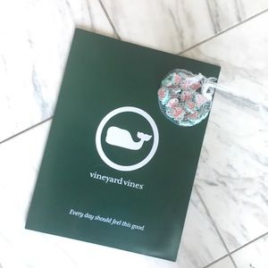 vineyard vines folder and erasers